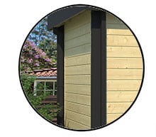 Habillage des angles d'un abri de jardin